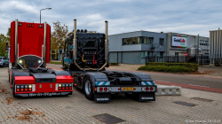 20251019-Tom-Holding-00027